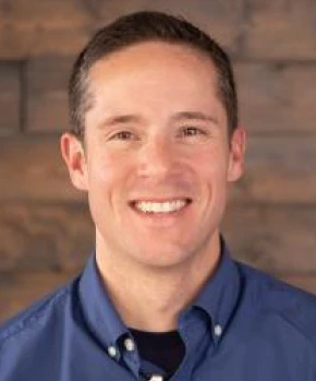 Headshot image of Nick Arnold